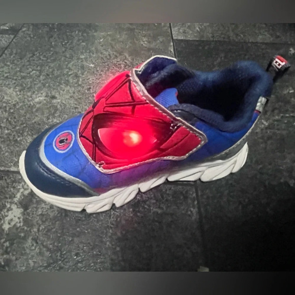 Marvel Spiderman Light Up Shoes - Picture 8 of 11